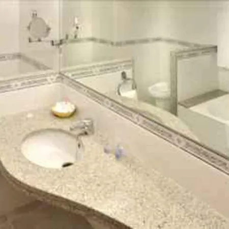 Oasis Park Junior Hotel 4*